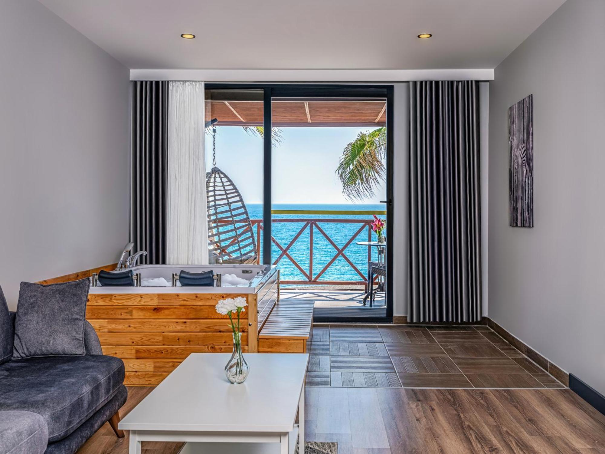 Adora Calma Beach Hotel Kızılot Exteriör bild