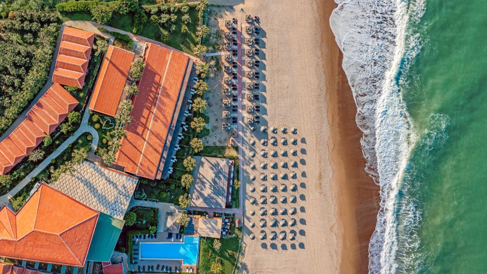 Adora Calma Beach Hotel Kızılot Exteriör bild