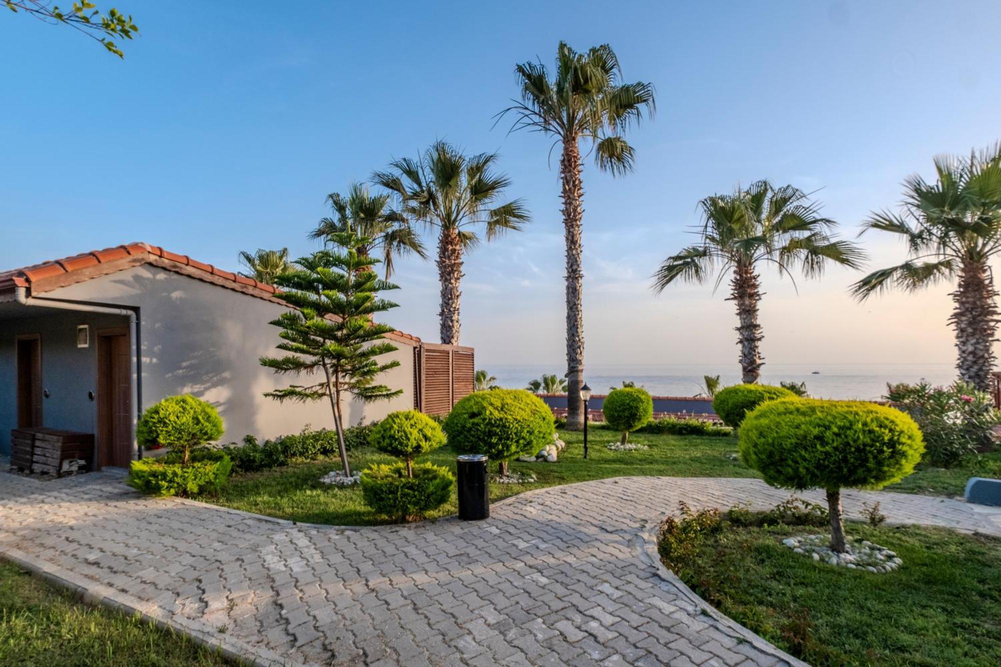 Adora Calma Beach Hotel Kızılot Exteriör bild