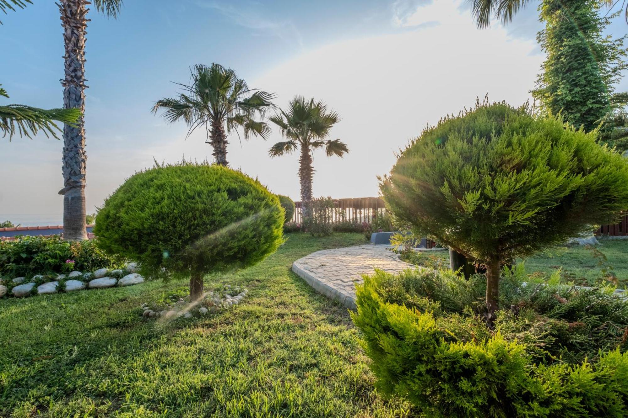 Adora Calma Beach Hotel Kızılot Exteriör bild