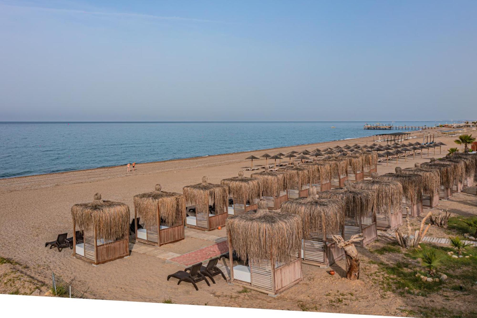 Adora Calma Beach Hotel Kızılot Exteriör bild