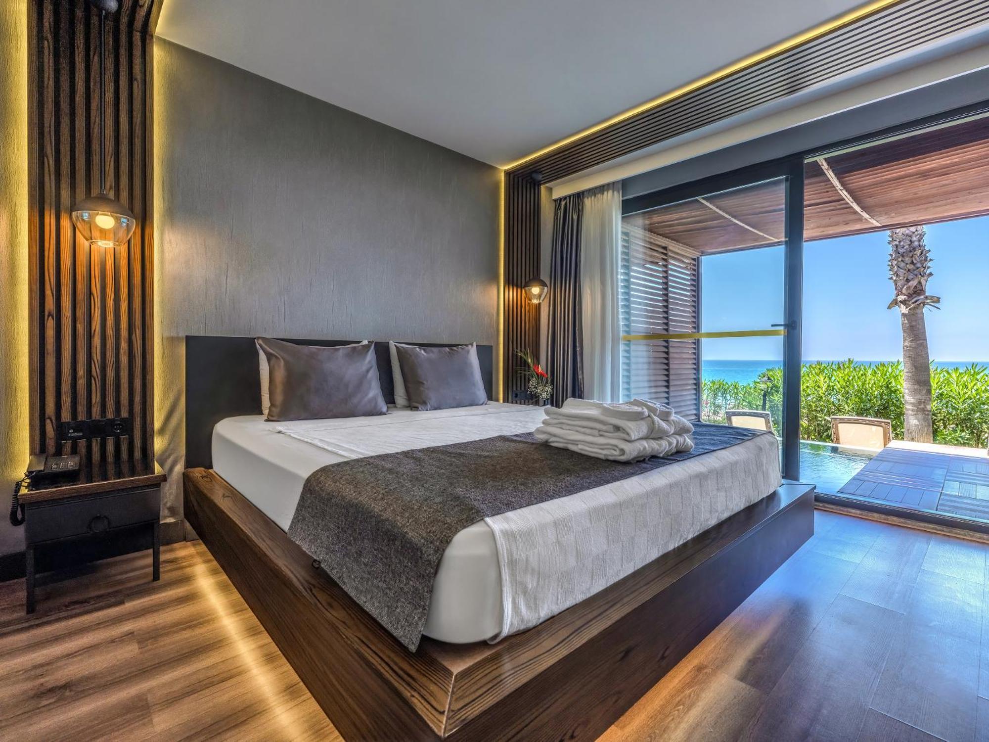 Adora Calma Beach Hotel Kızılot Exteriör bild