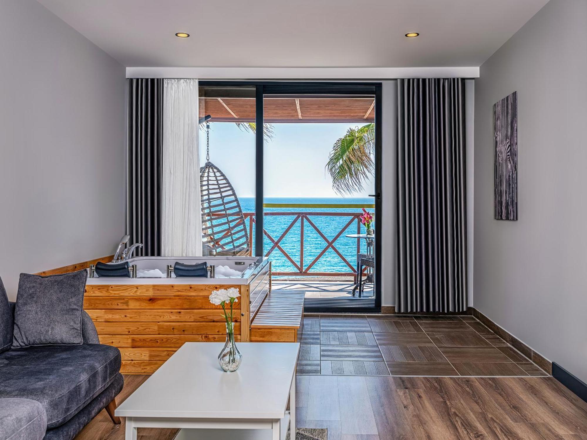 Adora Calma Beach Hotel Kızılot Exteriör bild