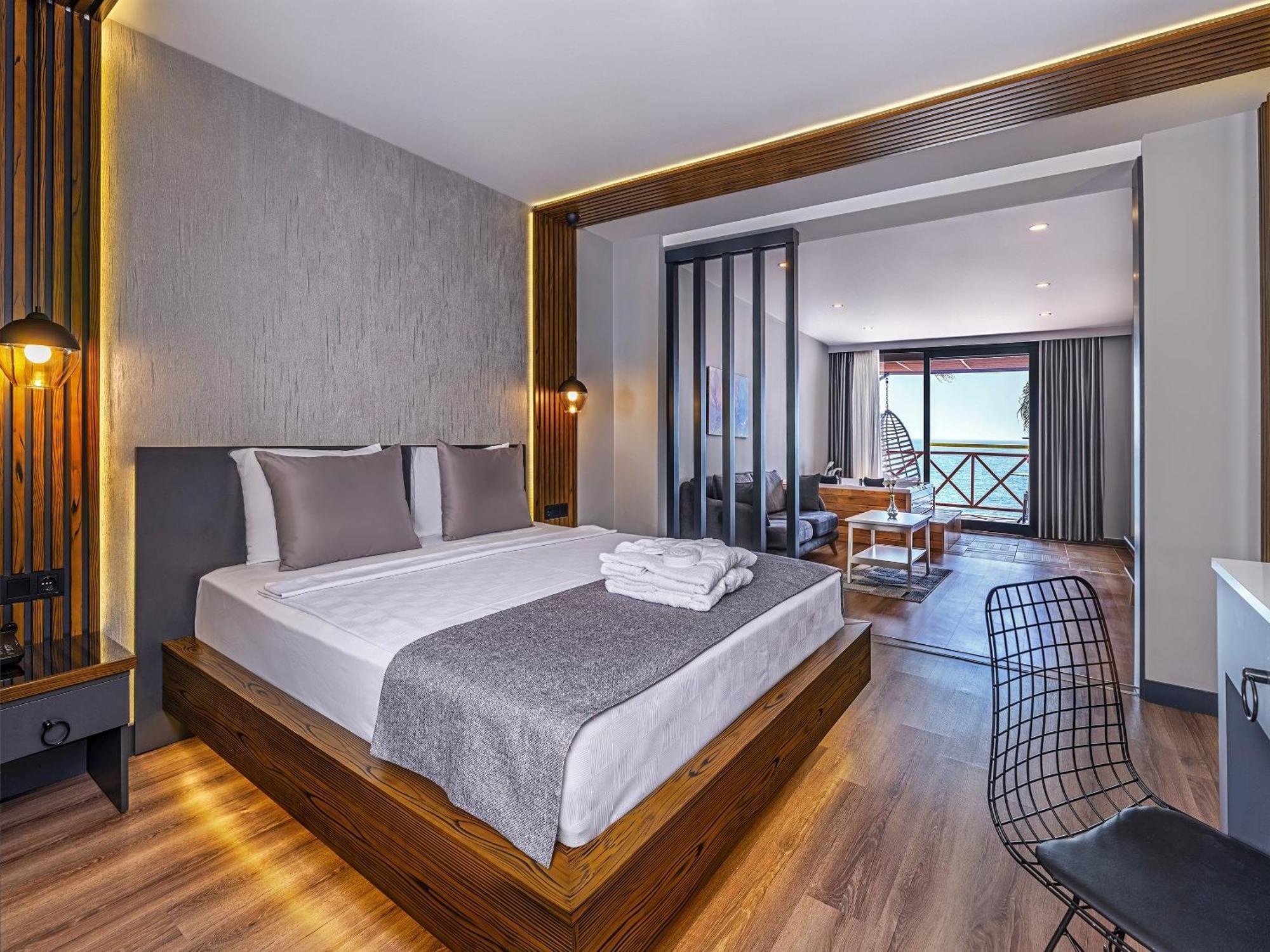Adora Calma Beach Hotel Kızılot Exteriör bild